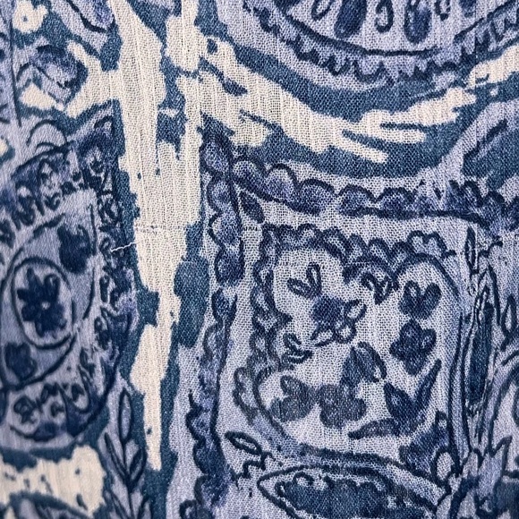 🟣Christiania B Sleeveless Blue & White PAISLEY Blouse - Size Large - Picture 5 of 6